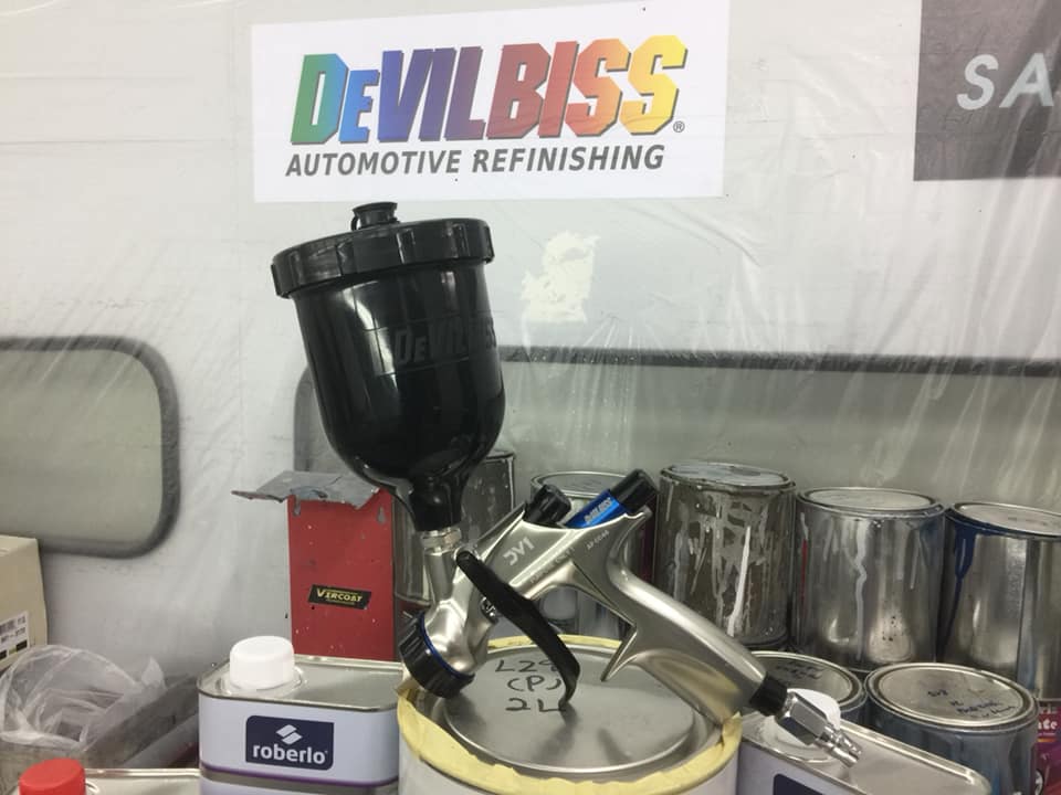 DeVilbiss DV1 Non-Digital Spray Gun (New Revolution DV1-B / DV1-B Aircaps) – Spray Guns Direct - Foto 3